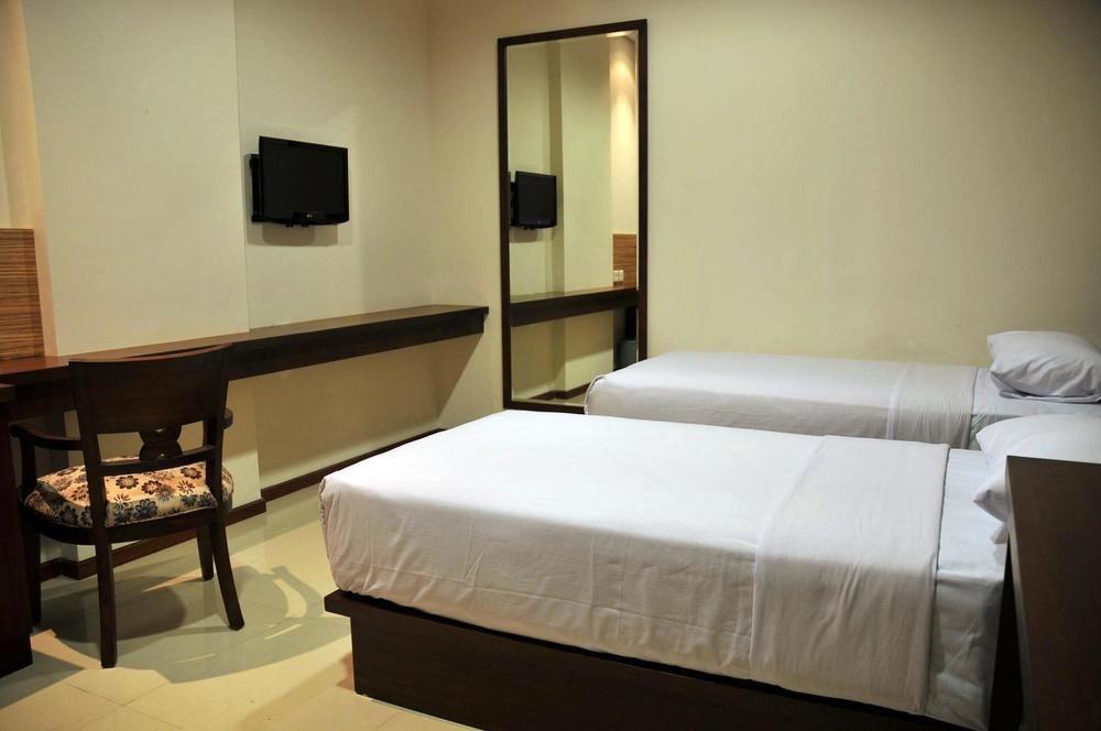 Capital O 1748 Thamrin Condotel Jakarta Exterior photo
