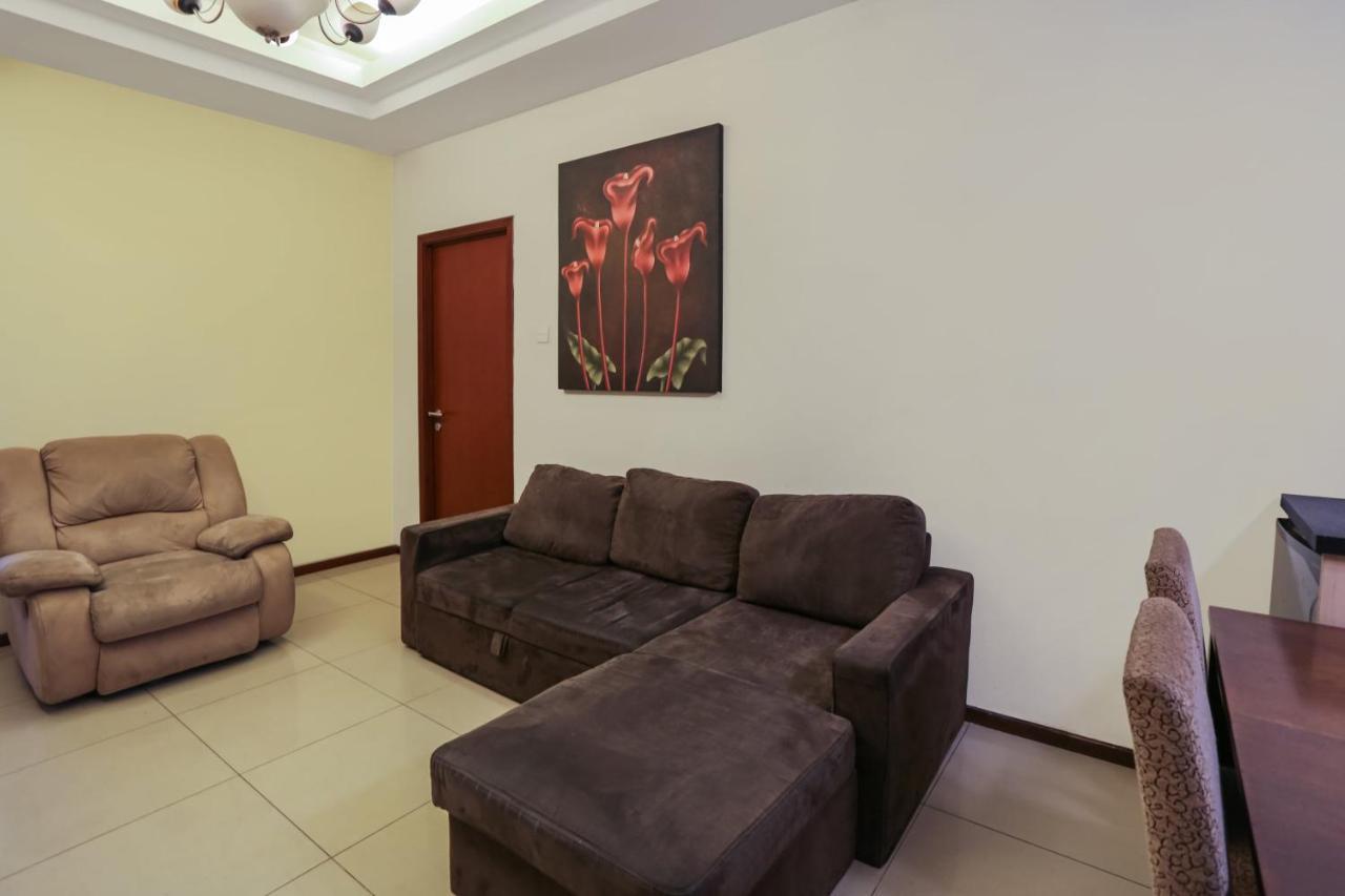 Capital O 1748 Thamrin Condotel Jakarta Exterior photo